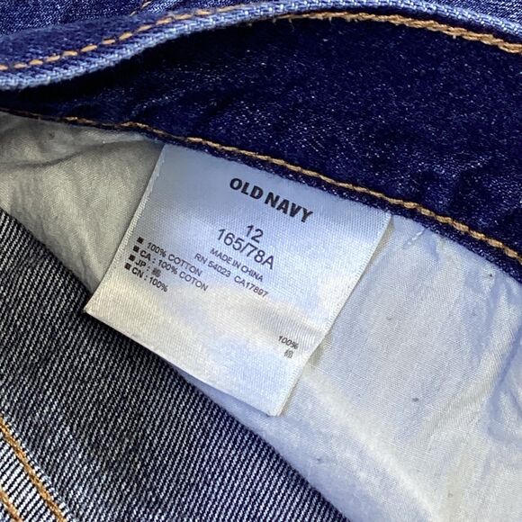 Old Navy Denim Mini Skirt Size 12 Dark Wash Distressed Frayed Hem - Picture 3 of 5